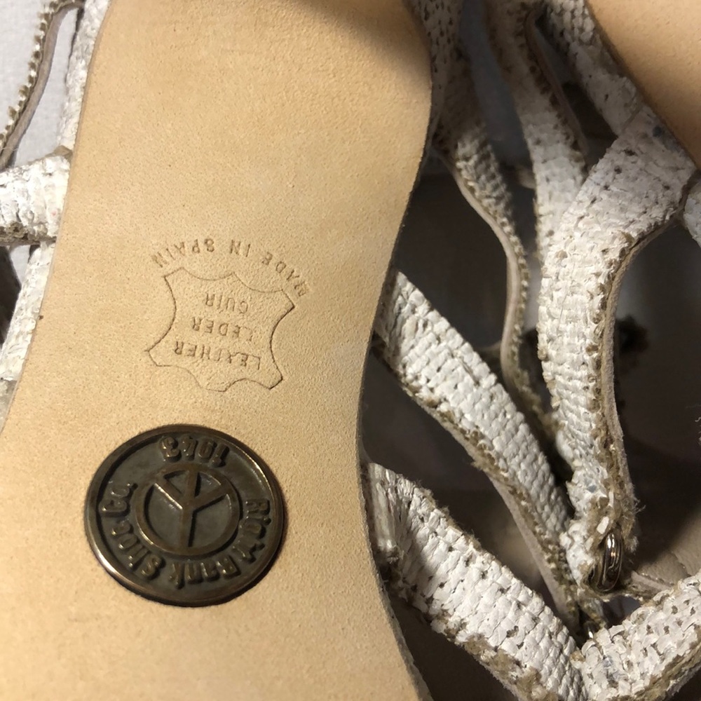 Shoes - Picture 6 of 8
